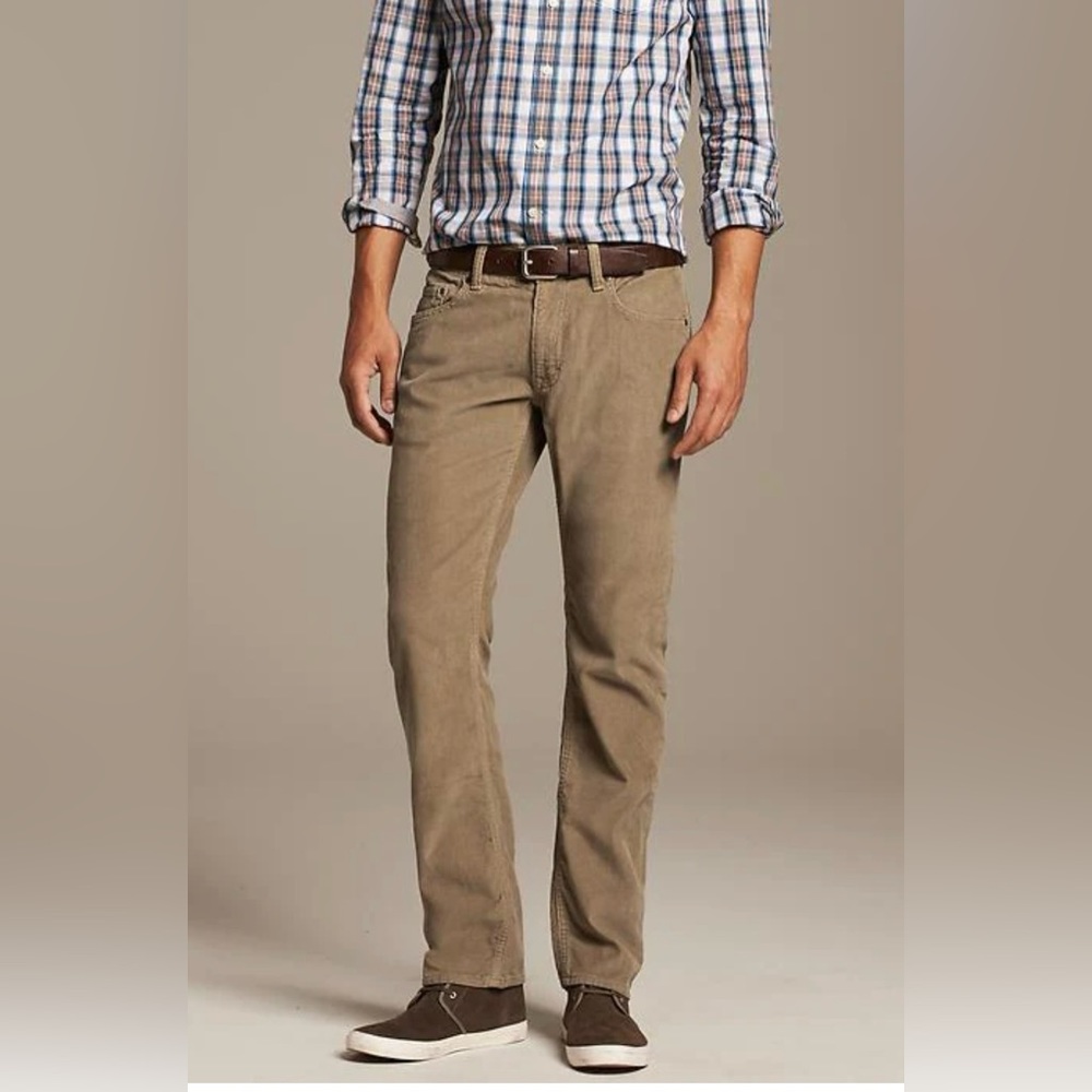 BANANA REPUBLIC MEN’S VINTAGE STRAIGHT-FIT FIVE-POCKET CORD